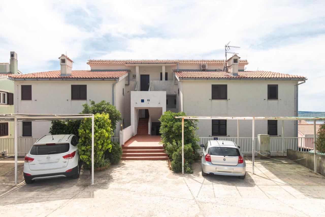 Apartment Laura Punat Exterior photo